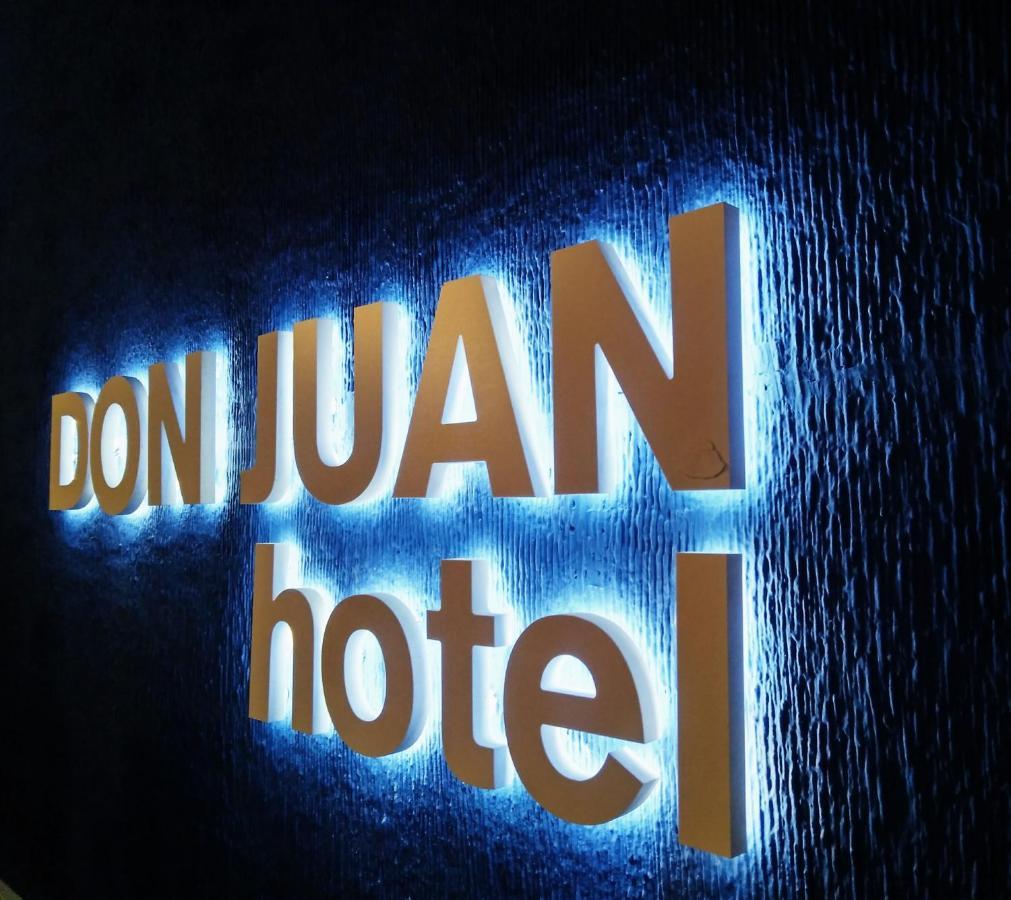 Hotel Don Juan Navalvillar de Pela Екстер'єр фото